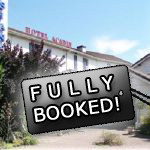 This 2-star hotel is situated about 2 km far from exhibition venue. Rooms are equipped with toilet, flat-screen TV, phone, wi-fi access. Hotel offers free parking and has easy access to centre of Paris by using the RER located very close to the hotel. 2,3 km European Dog Show 2010, located only 110 / 90 € EUR.